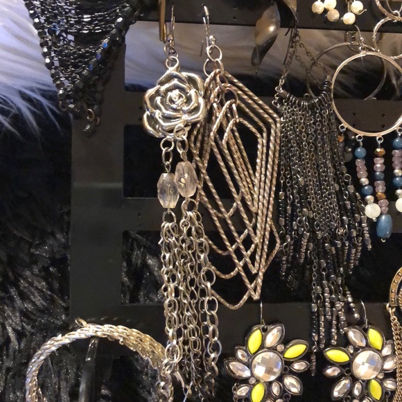 Earring Collection - Picture 6 of 6